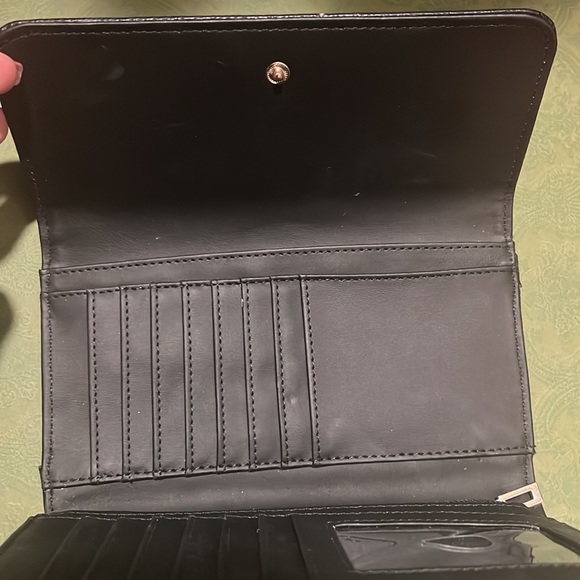 Wallet by Guess - Picture 2 of 3